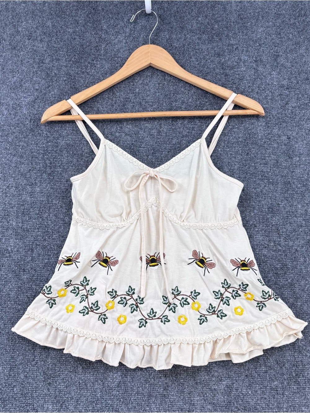 Ivory Fairycore Ruffled Babydoll Tank Top Embroidered Bumblebees Flowers Size M